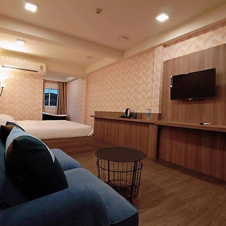 R 17 Living Hotel Bangkok Kültér fotó