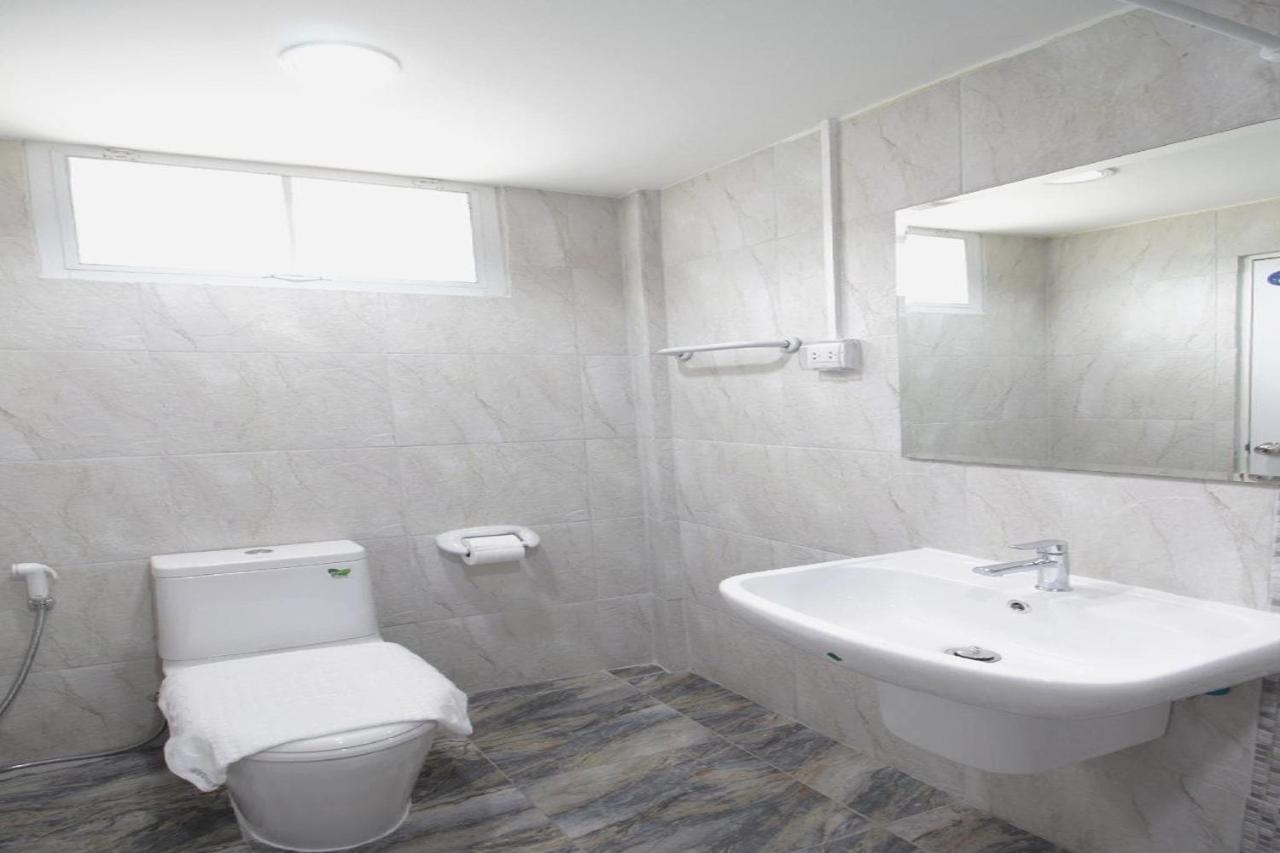 R 17 Living Hotel Bangkok Kültér fotó